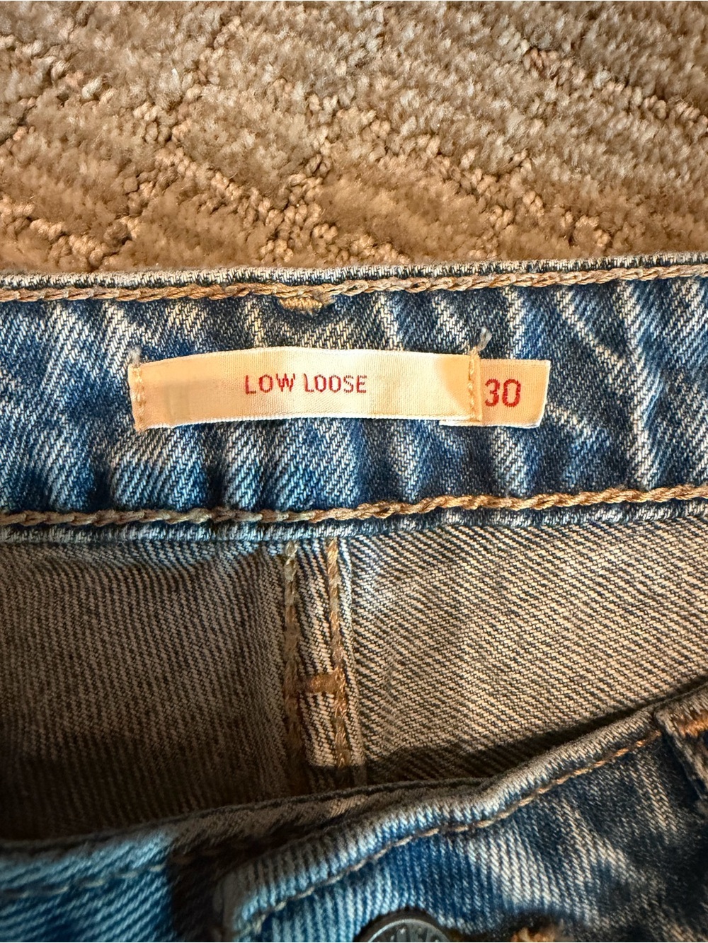 NWOT Levi’s Low Loose Wide Leg Distressed Sz 30 - Picture 3 of 4